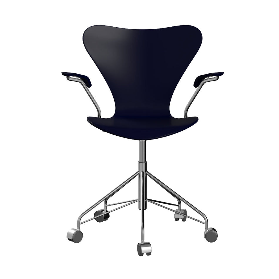 Series 7™ (3217) swivel armchair