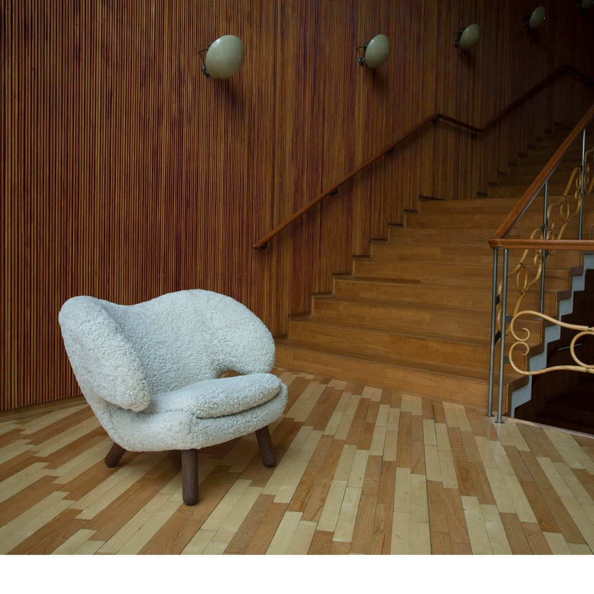 House of Finn Juhl - Pelican Lounge Chair - Sheepskin - Skandium London