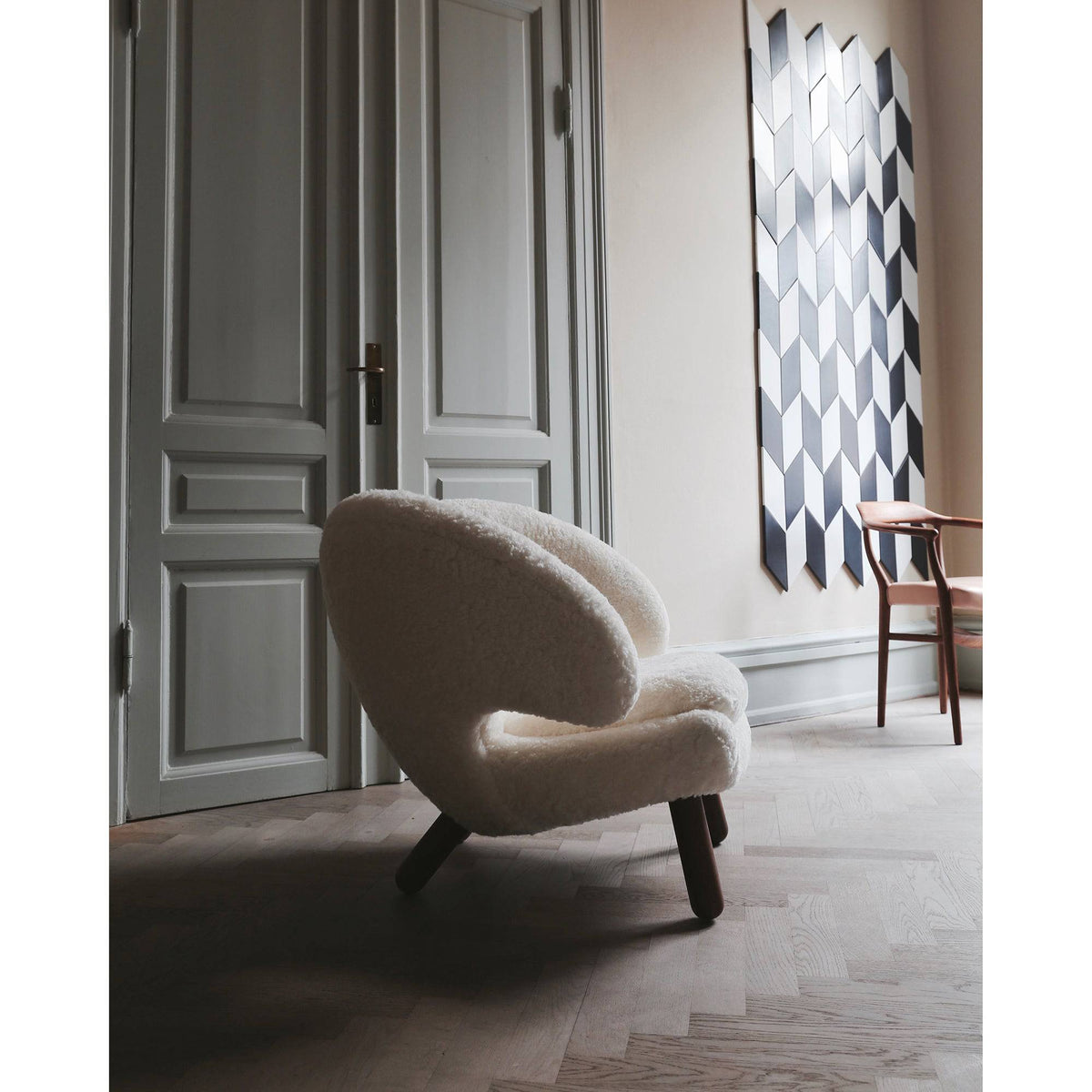 House of Finn Juhl - Pelican Lounge Chair - Sheepskin - Skandium London