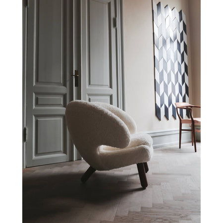 House of Finn Juhl - Pelican Lounge Chair - Sheepskin - Skandium London