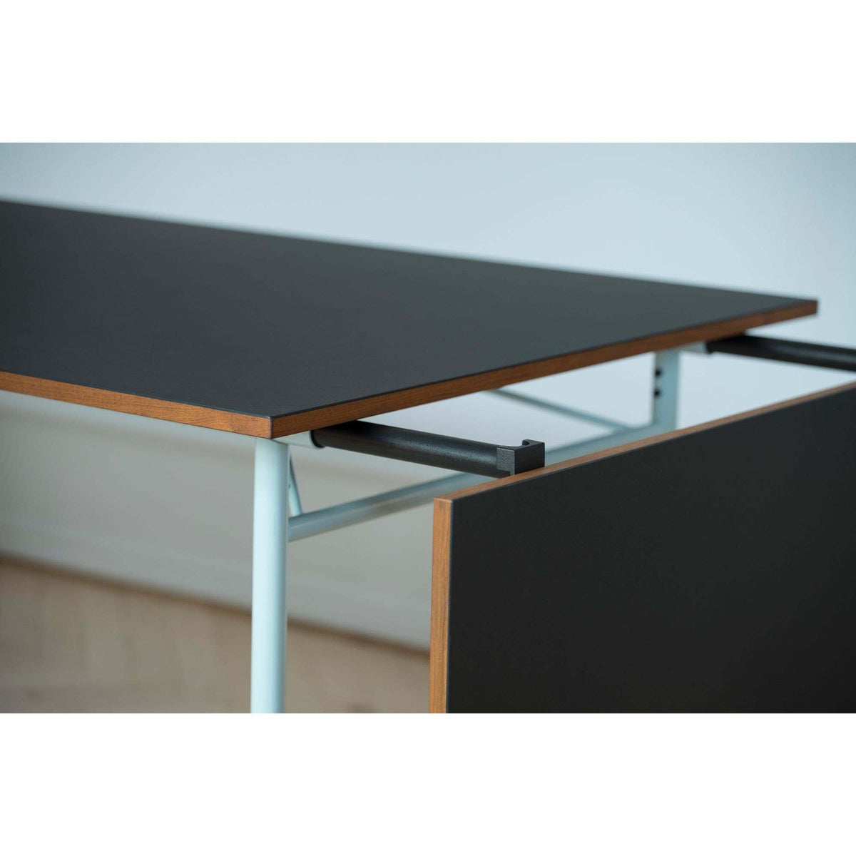 Nyhavn Dining Table With 2 Leaves | House of Finn Juhl | Skandium London