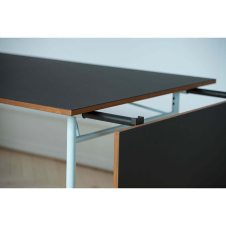 Nyhavn Dining Table With 2 Leaves | House of Finn Juhl | Skandium London