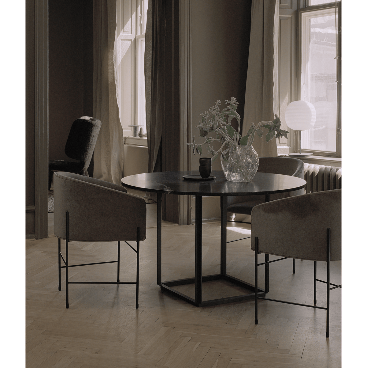 New Works - Florence dining table - Ø 145 cm w. wood veneer - Skandium London