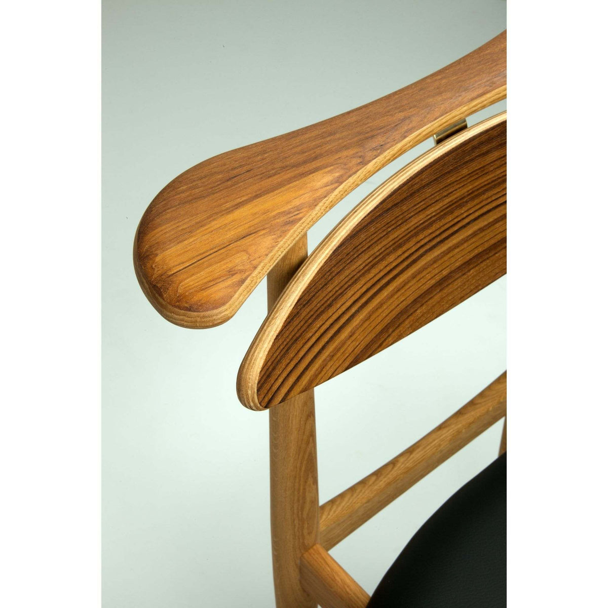 House of Finn Juhl - Reading Chair Veneer/ Oak-Walnut - Skandium London