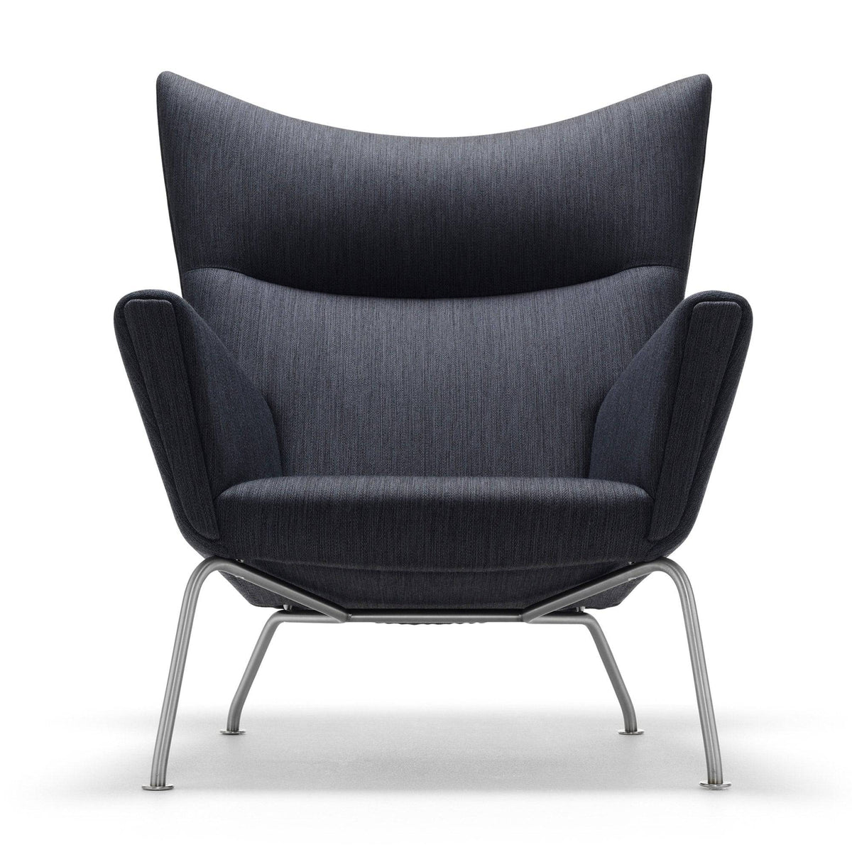 CH445 Wing chair | Carl Hansen | Skandium London
