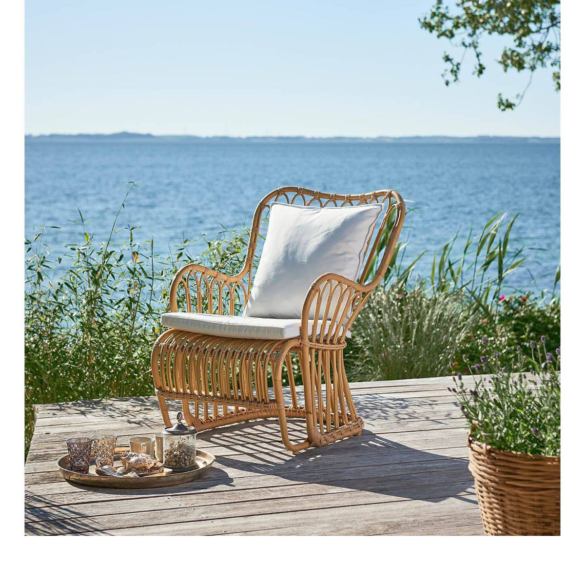 Tulip Exterior Lounge Chair | Sika Design | Skandium London