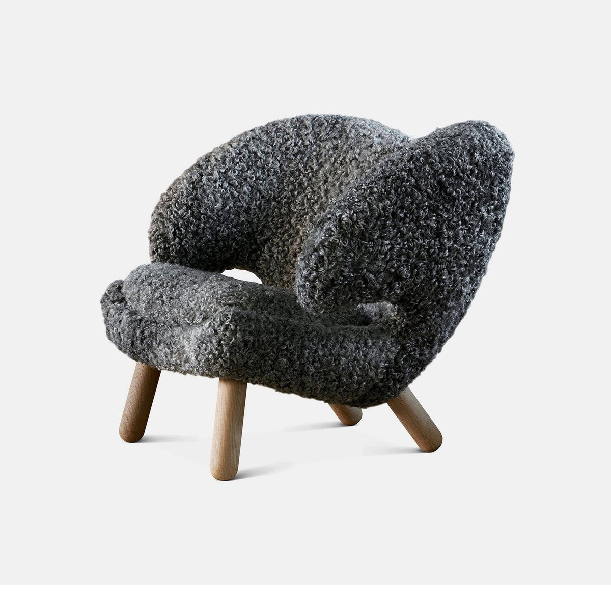 House of Finn Juhl - Pelican Lounge Chair - Sheepskin - Skandium London