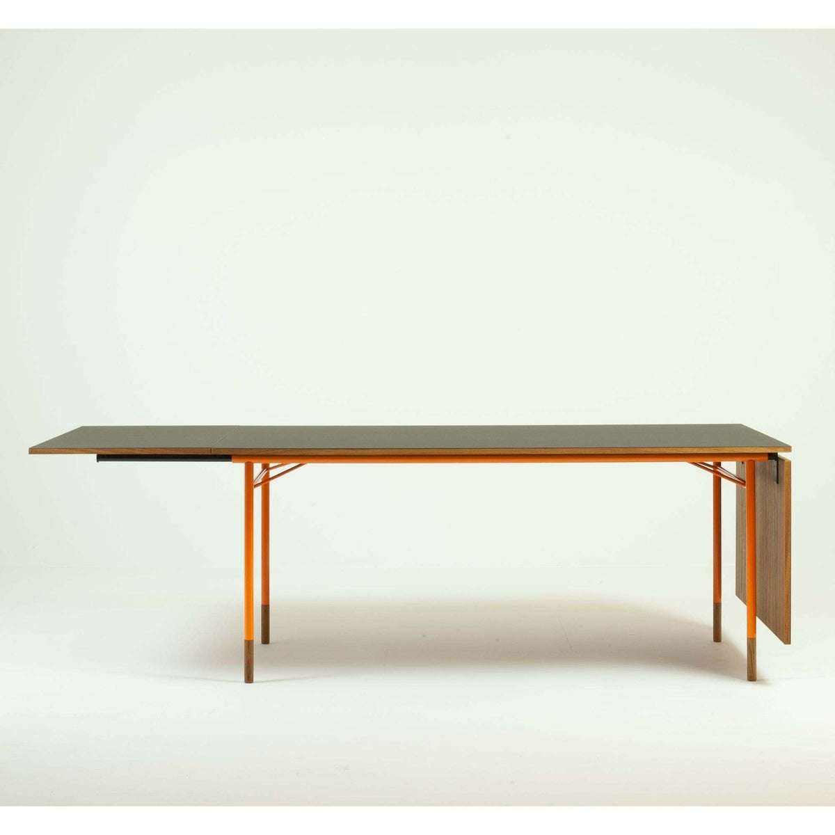 Nyhavn Dining Table With 2 Leaves | House of Finn Juhl | Skandium London