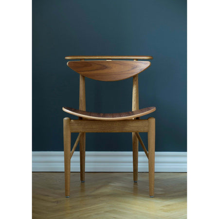 House of Finn Juhl - Reading Chair Veneer/ Oak-Walnut - Skandium London