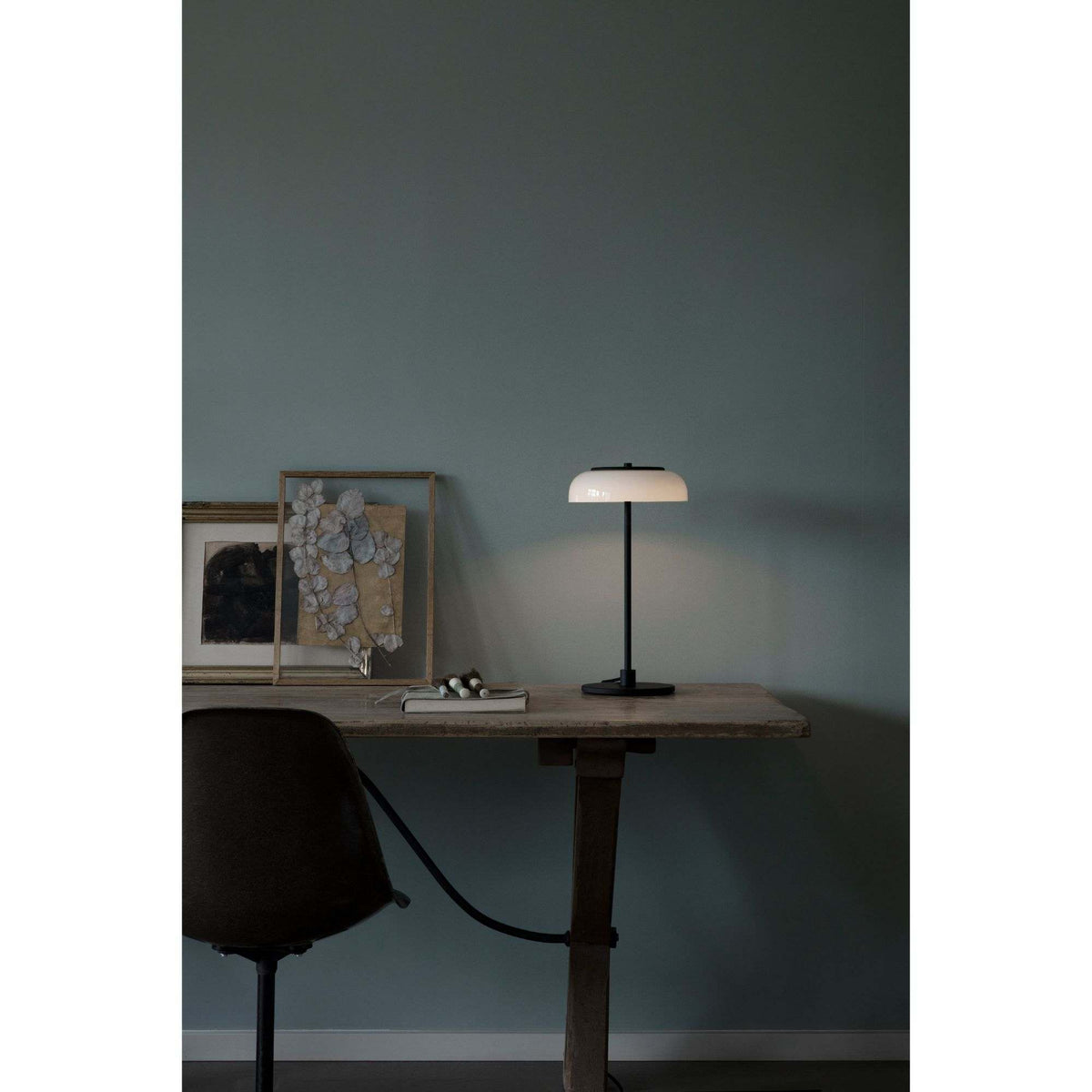 Blossi table lamp, black | Nuura | Skandium London