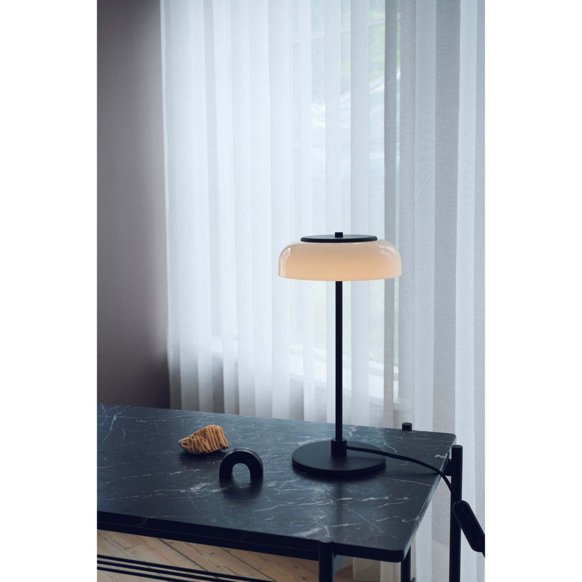 Blossi table lamp, black | Nuura | Skandium London