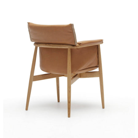Carl Hansen - E005 Embrace armchair - Skandium London