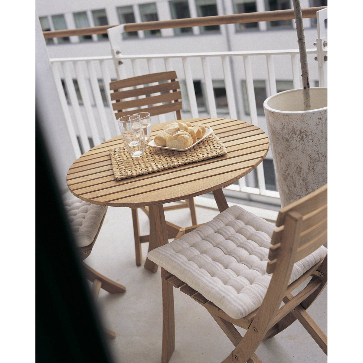 Fritz Hansen - Vendia Table - Skandium London
