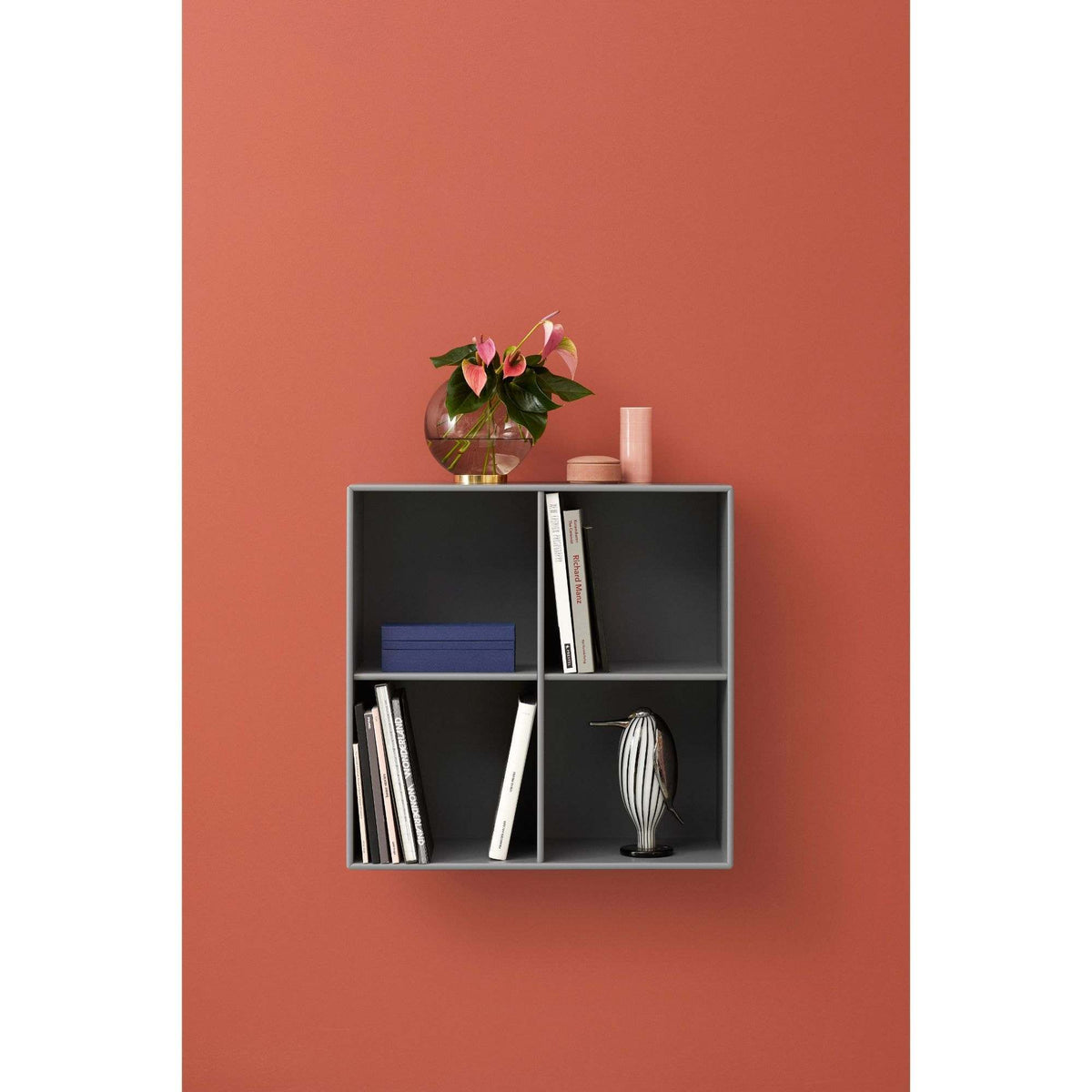 Show shelving unit | Montana | Skandium London