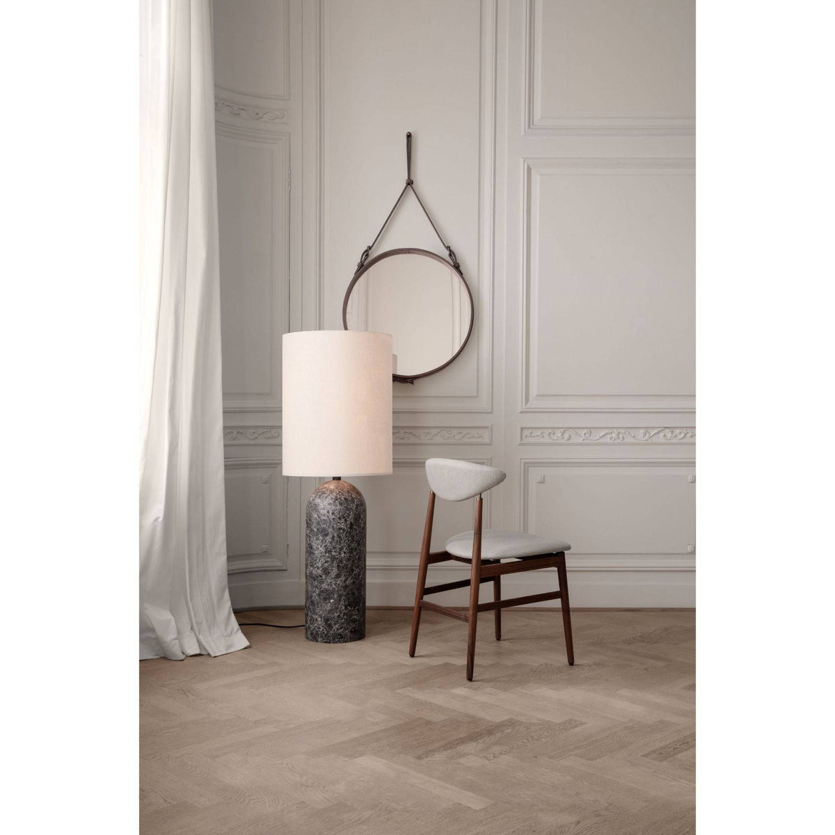 Gubi - Gravity floor lamp XL - High - Skandium London