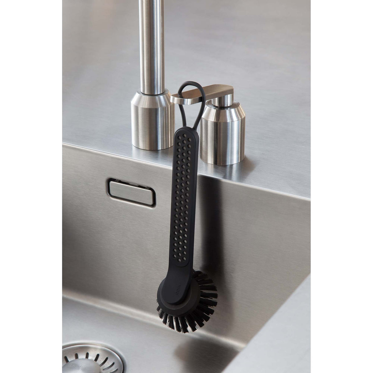 Vipp - VIPP280 - Dishwashing Brush - Skandium London