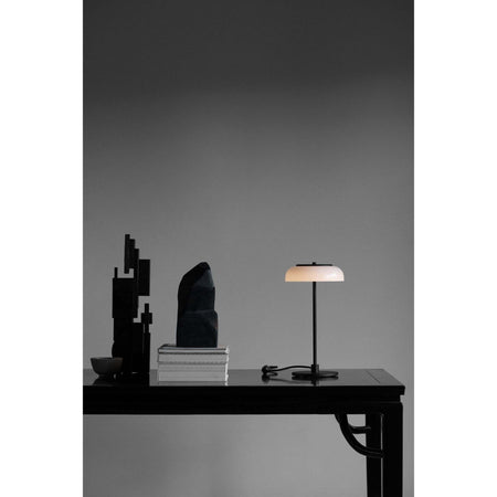 Blossi table lamp, black | Nuura | Skandium London