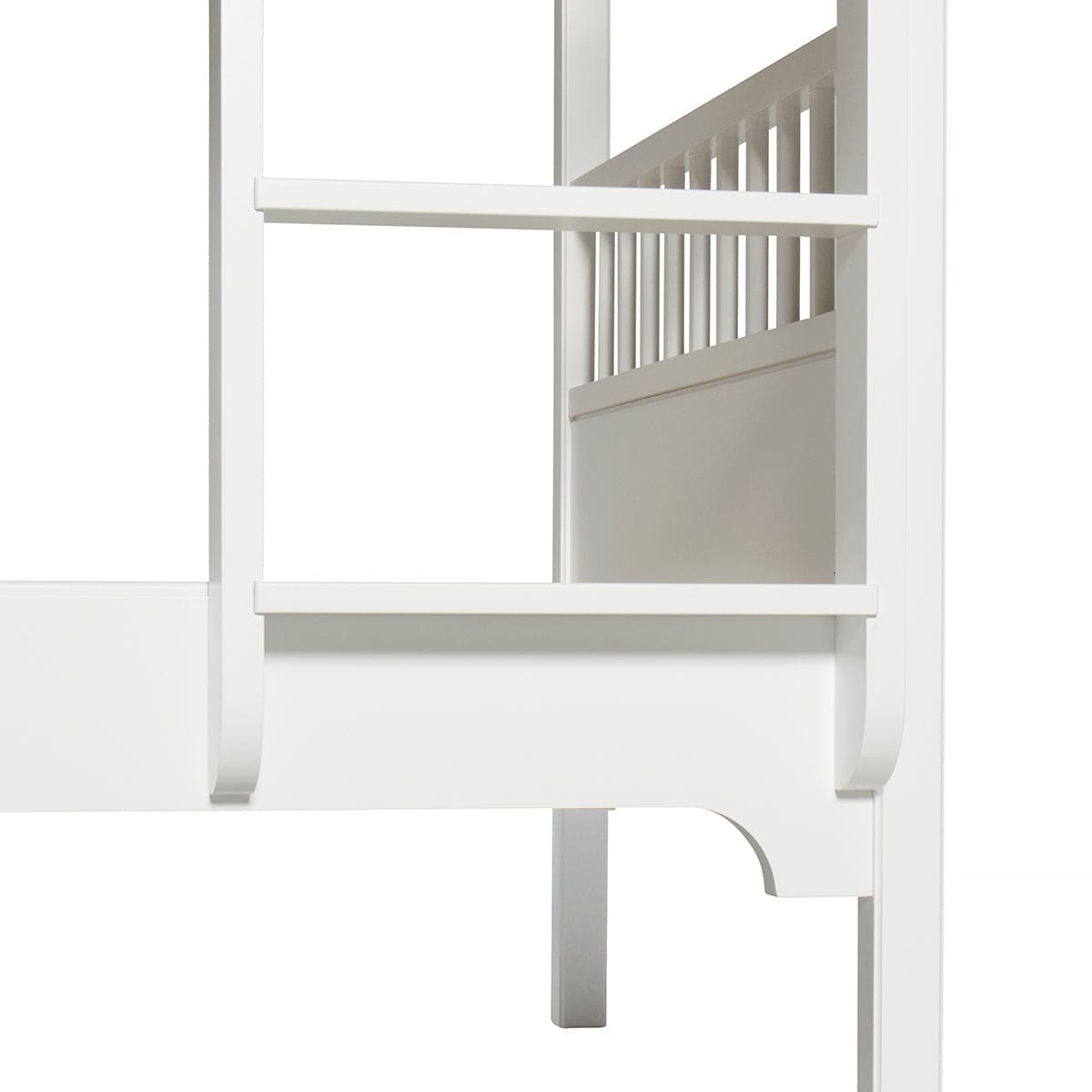 Seaside bunk bed with vertical ladder | Oliver Furniture | Skandium London