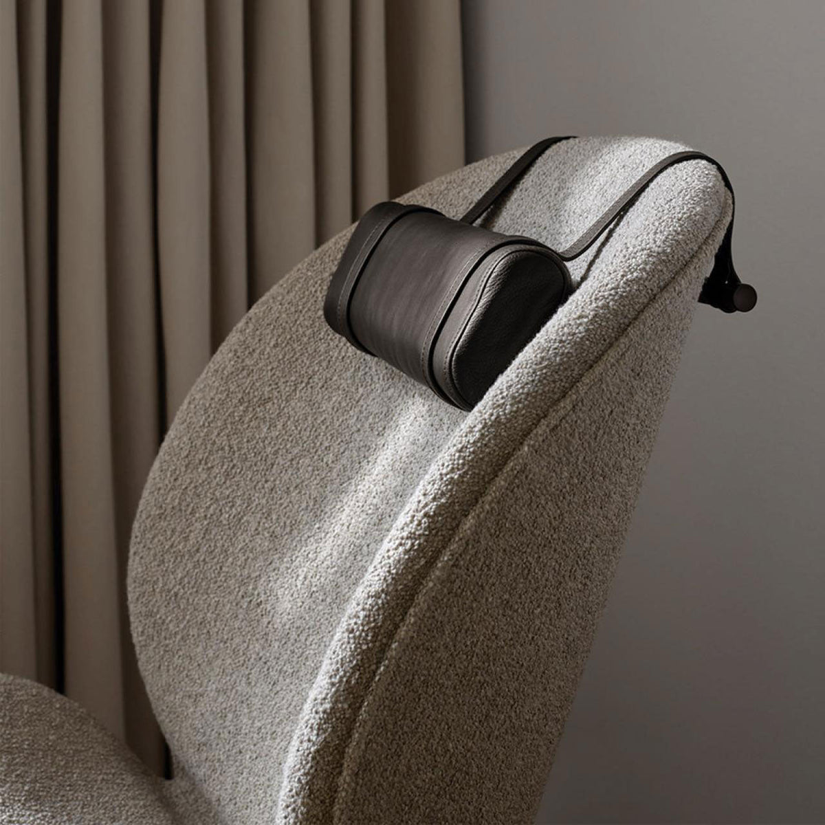 Vipp - VIPP466 - Lodge Lounge Chair - Skandium London