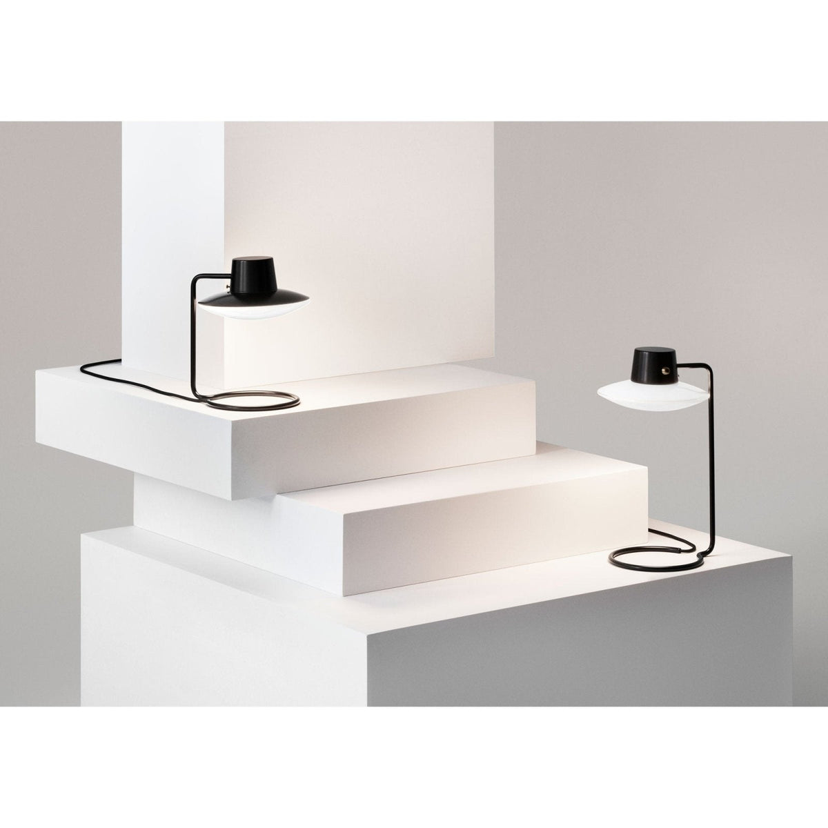 Louis Poulsen - AJ Oxford Table Lamp - Skandium London