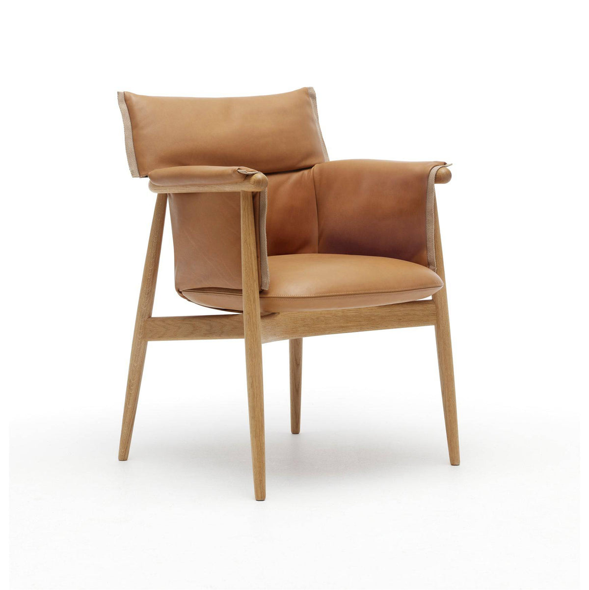 Carl Hansen - E005 Embrace armchair - Skandium London