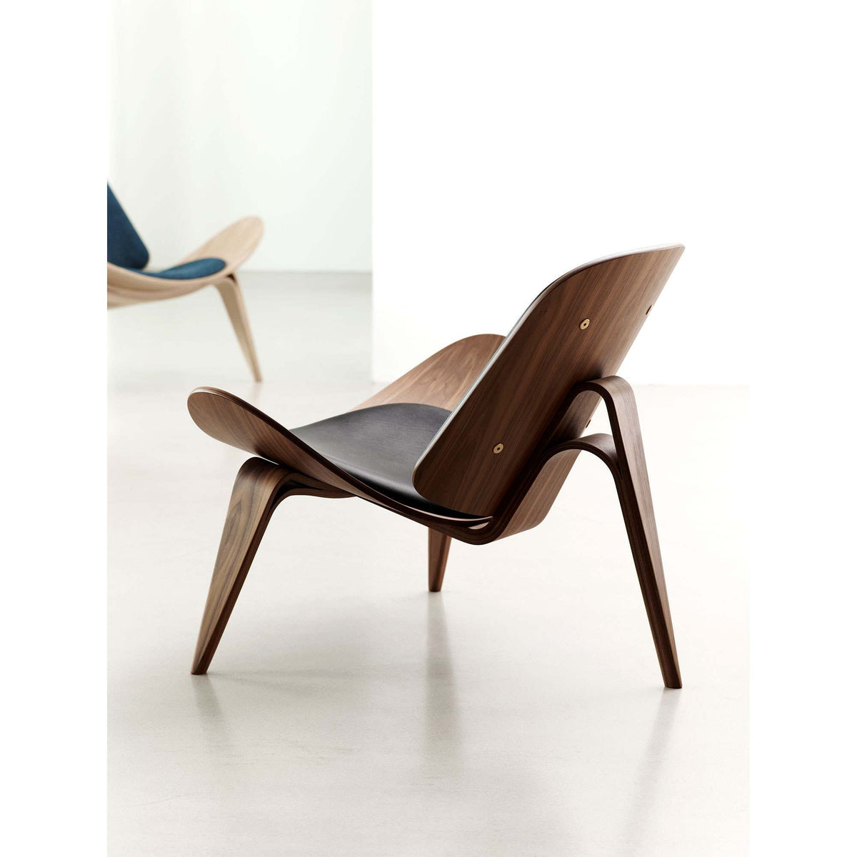 Carl Hansen - CH07 Shell chair - Skandium London