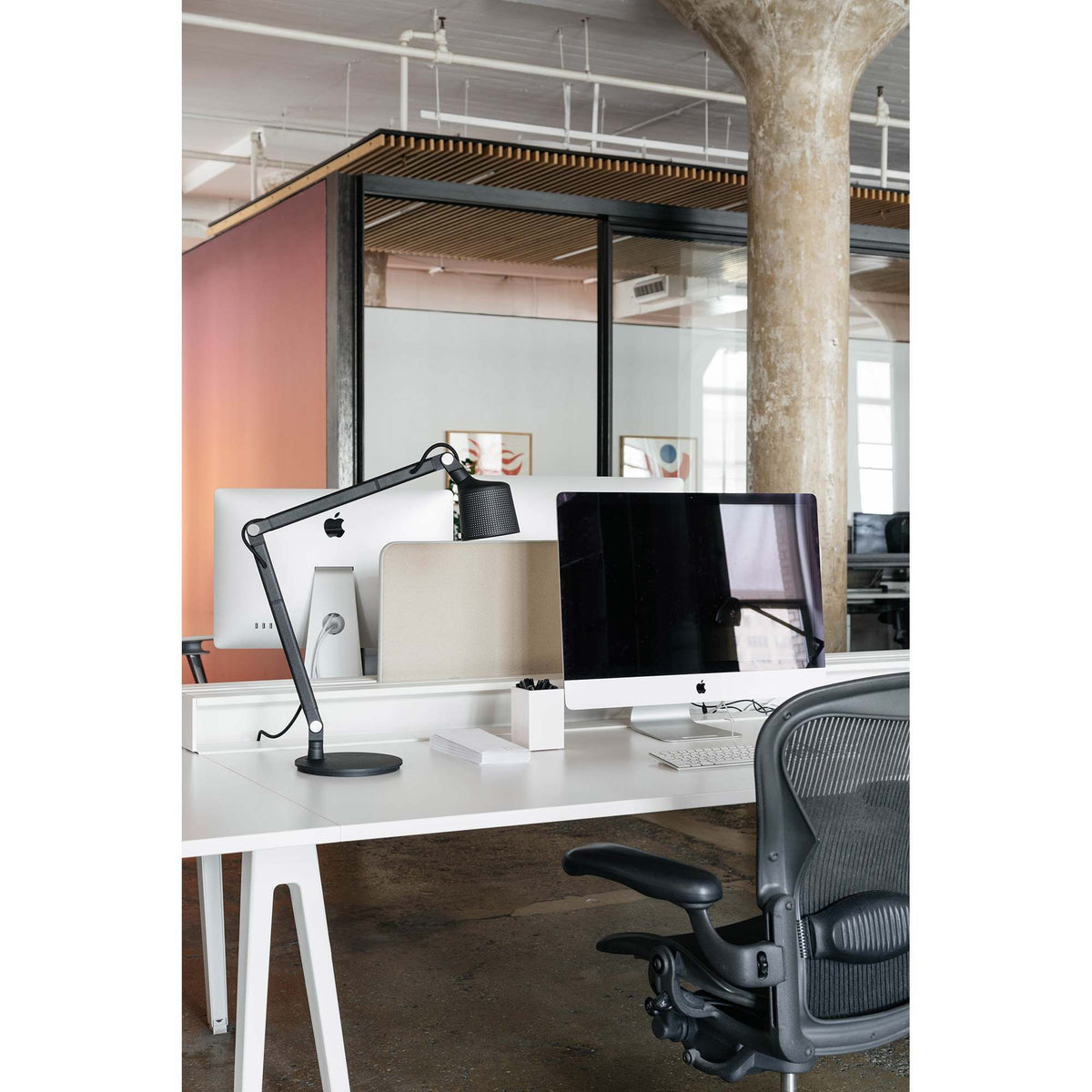 Vipp - VIPP521 - Desk Lamp - Skandium London