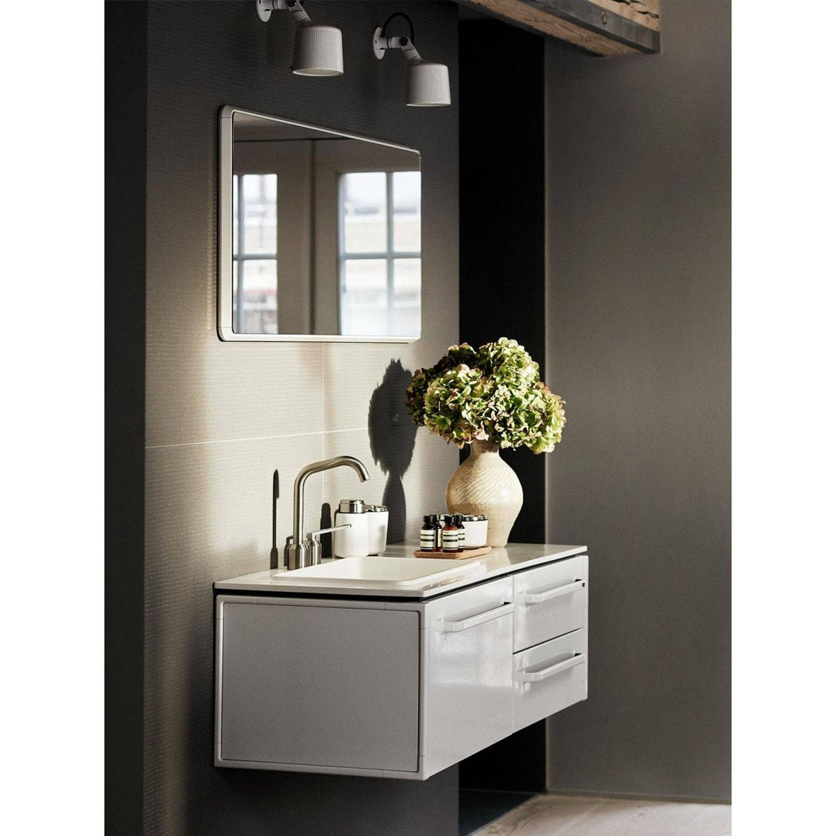 Vipp - VIPP912 - Mirror Medium - Skandium London