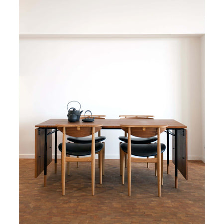 Nyhavn Dining Table With 2 Leaves | House of Finn Juhl | Skandium London