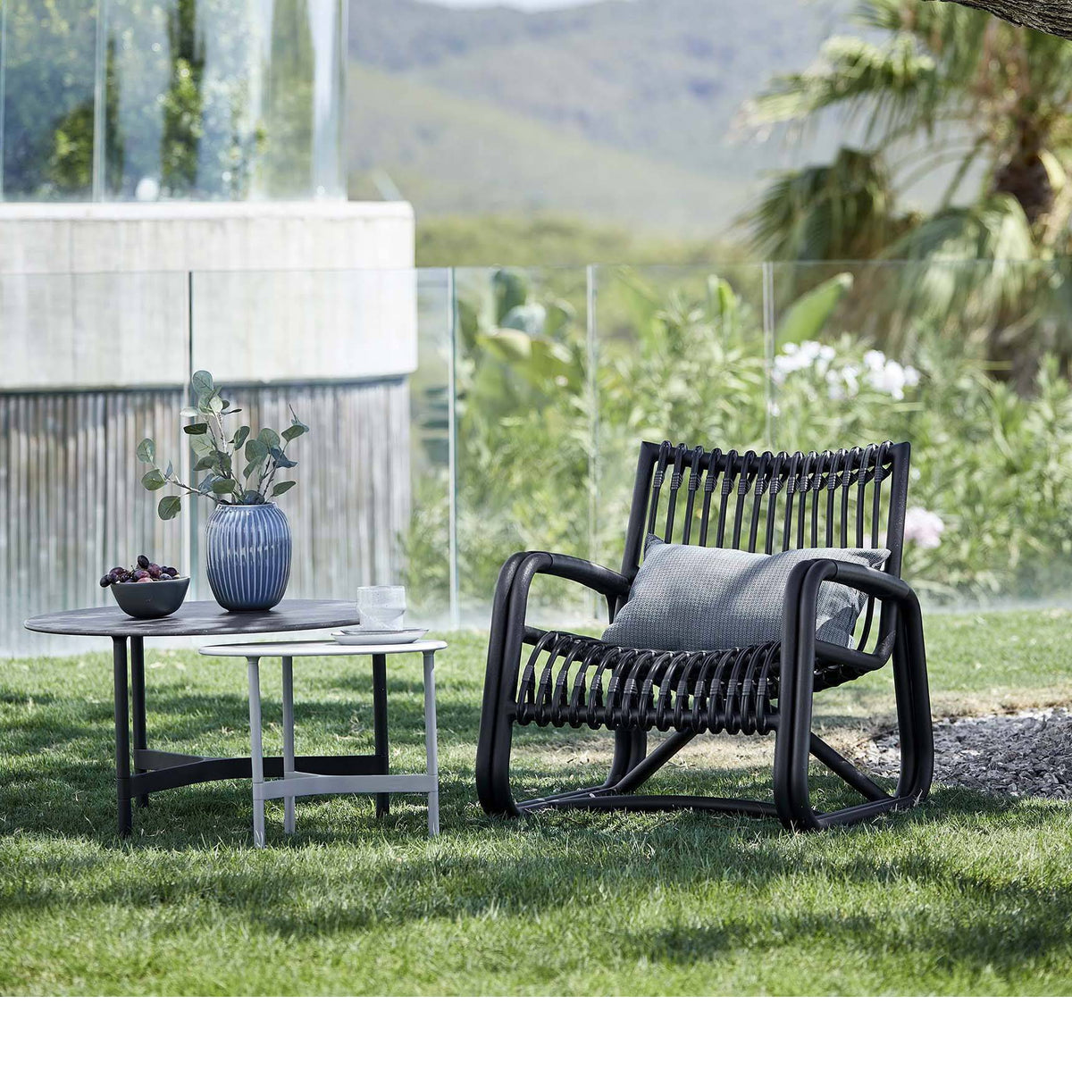 Curve Lounge Chair | Outdoor | Cane-line | Skandium London