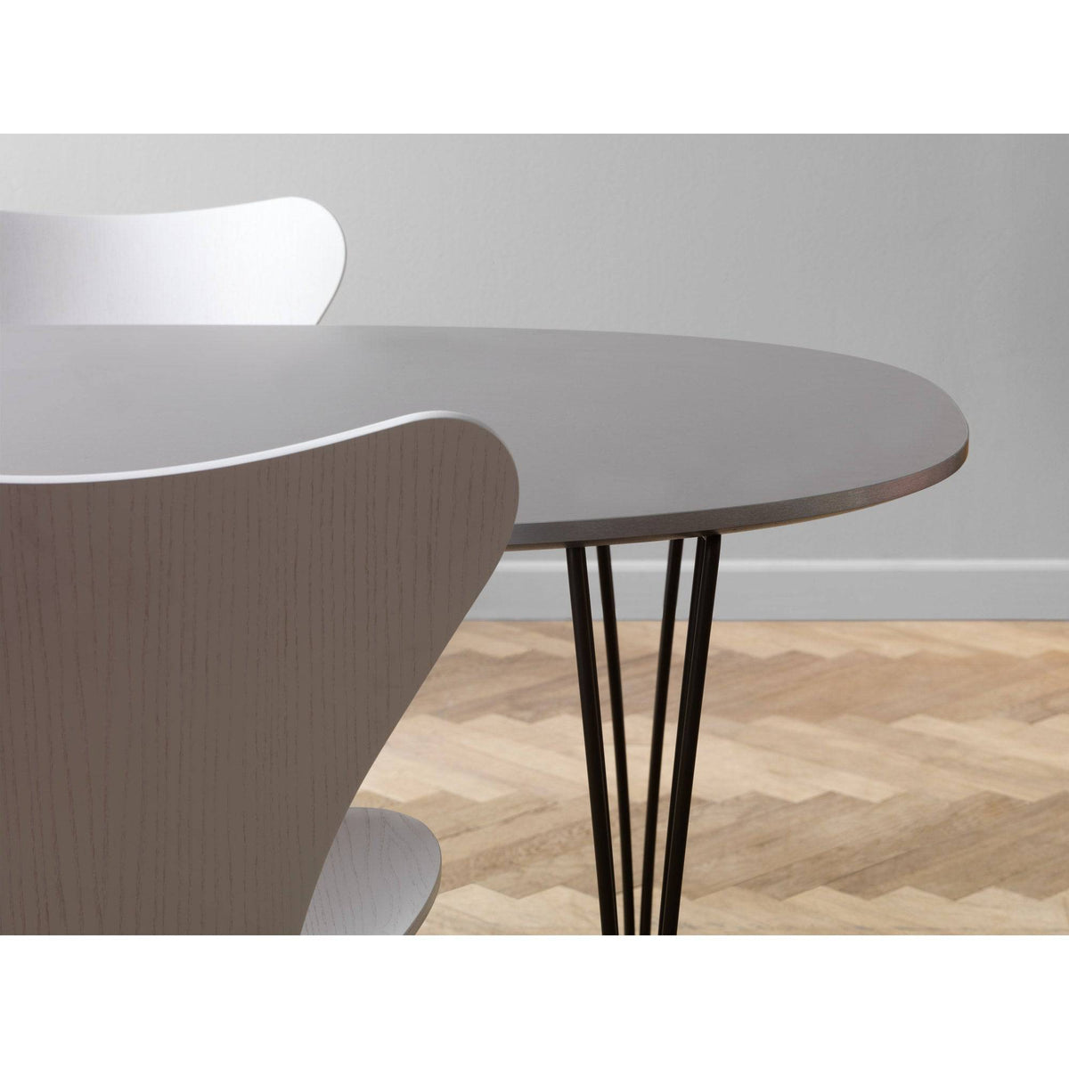 Fritz Hansen - Super-Ellipse™ Extendable Table - Skandium London