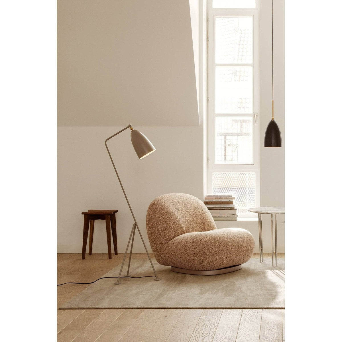 Gubi - Gräshoppa floor lamp - Skandium London