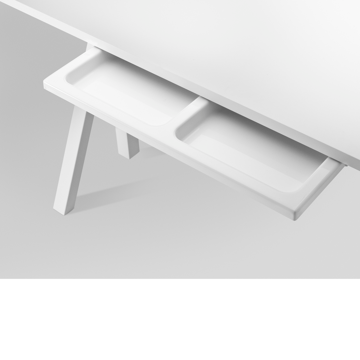 String - Pull Out Drawer for Desktop - Skandium London