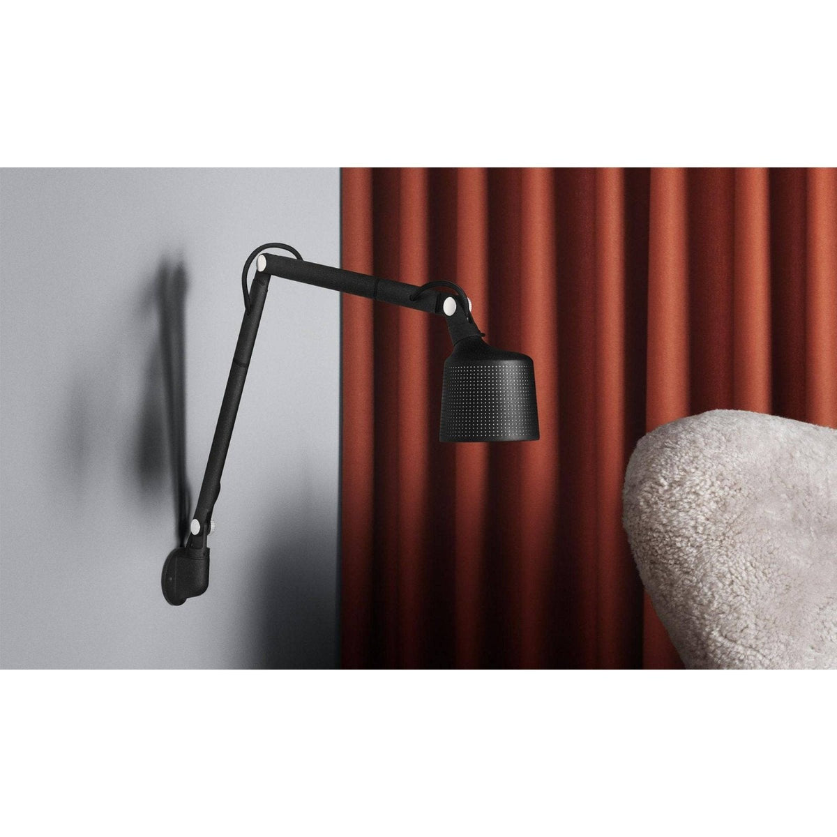 Vipp - VIPP522 - Wall Lamp - Large (UK plug) - Skandium London