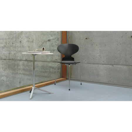Fritz Hansen - Ant™ chair 4 legs, lacquered veneer - Skandium London