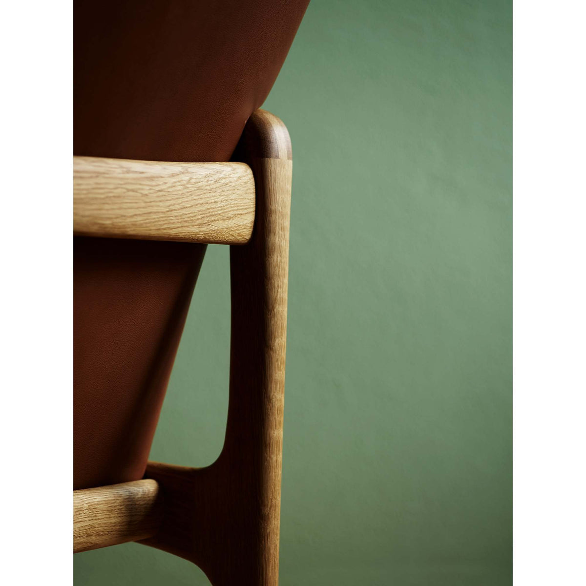OW124 Beak chair | Carl Hansen | Skandium London