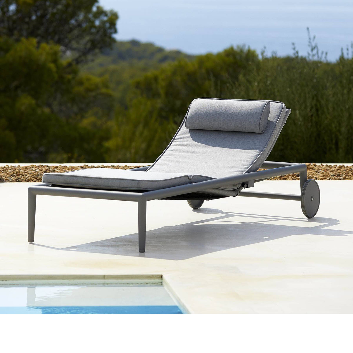 Conic Sunbed | Gas Spring | Cane-line | Skandium London