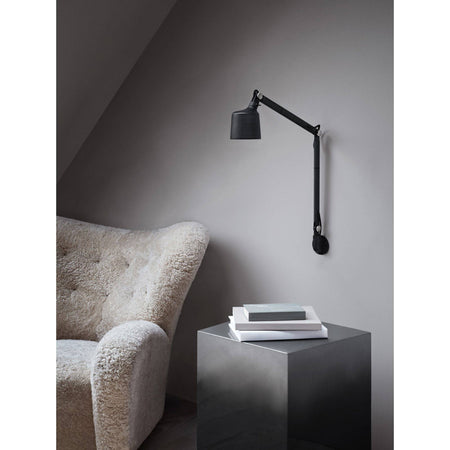 Vipp - VIPP522 - Wall Lamp - Large (UK plug) - Skandium London