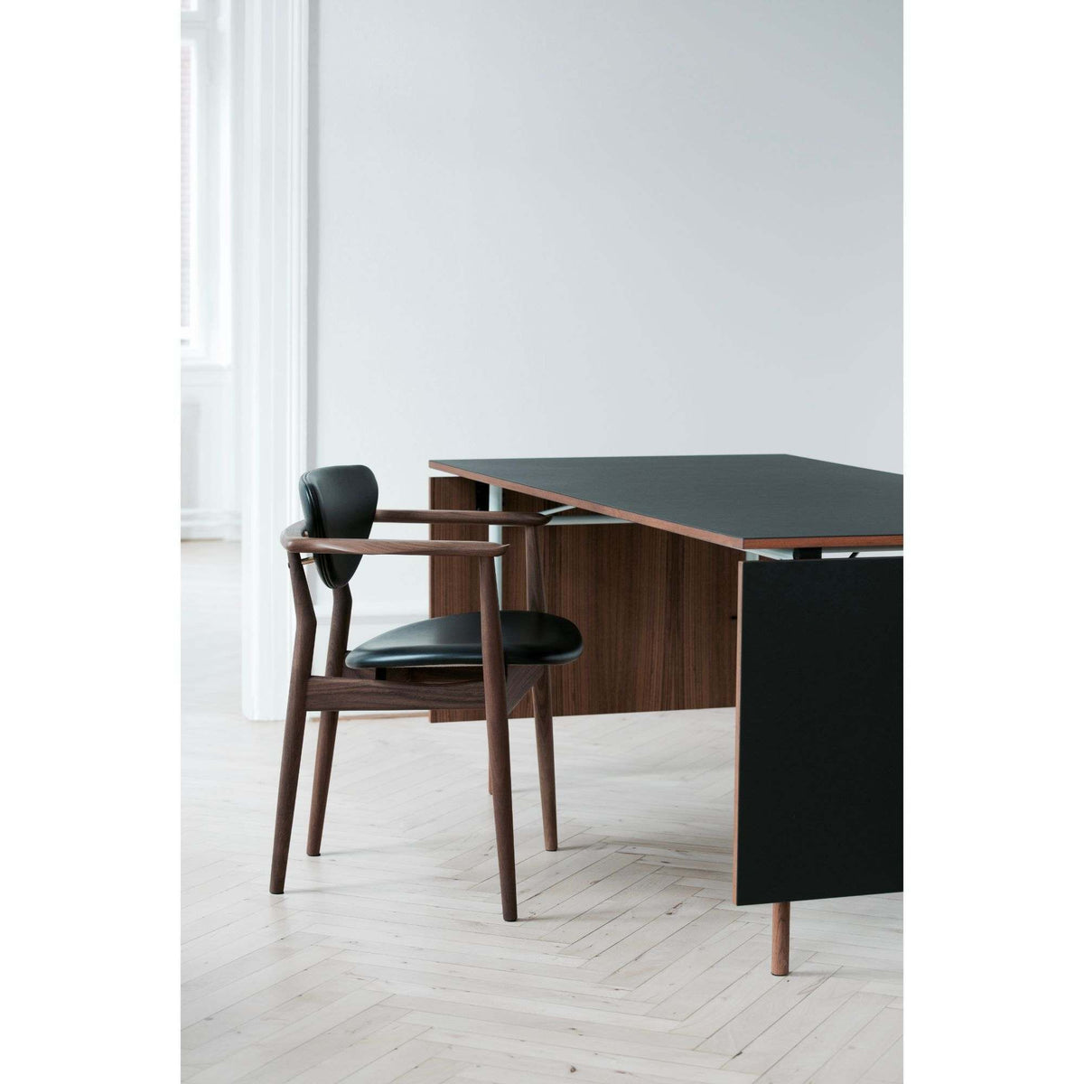 Nyhavn Dining Table With 2 Leaves | House of Finn Juhl | Skandium London