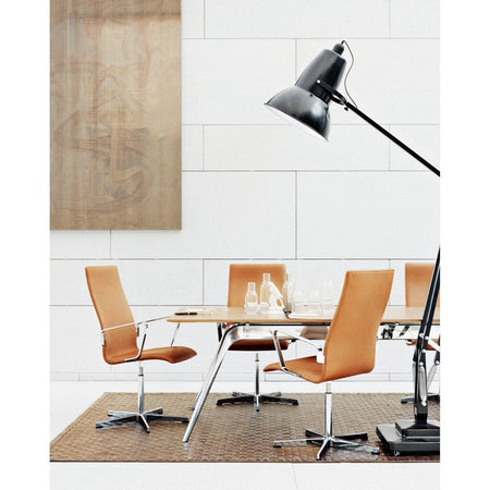 Fritz Hansen - Oxford classic armchair - Skandium London
