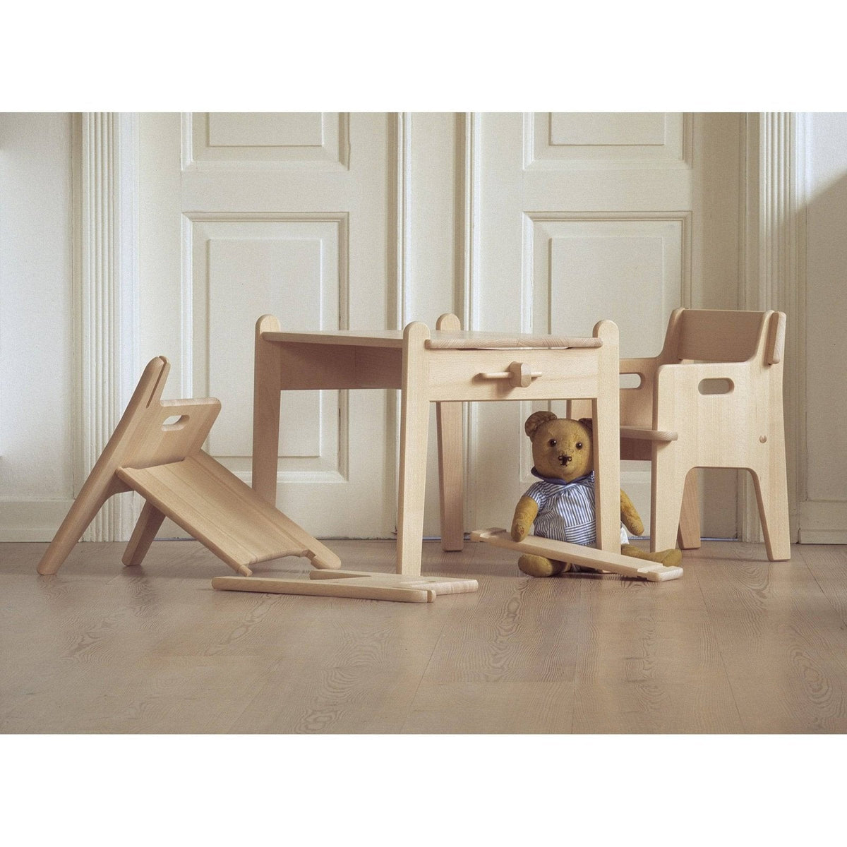 Carl Hansen - CH410/CH411 chair & table - Skandium London