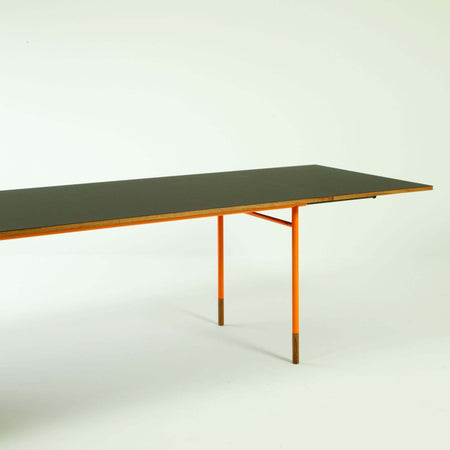 Nyhavn Dining Table With 2 Leaves | House of Finn Juhl | Skandium London