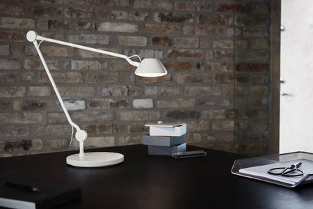 Fritz Hansen Lighting - AQ01™ Table Lamp - Skandium London