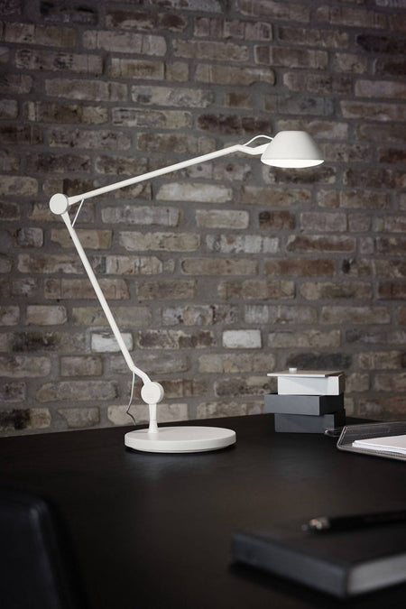 Fritz Hansen Lighting - AQ01™ Table Lamp - Skandium London