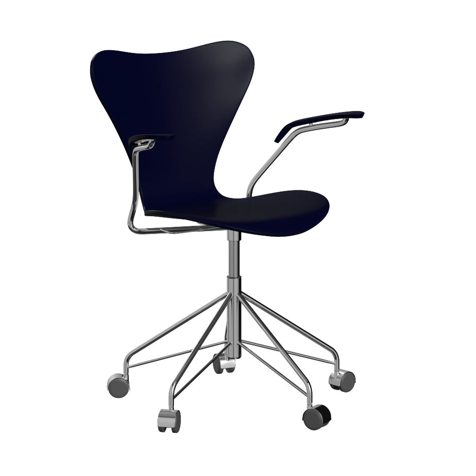 Series 7™ (3217) swivel armchair