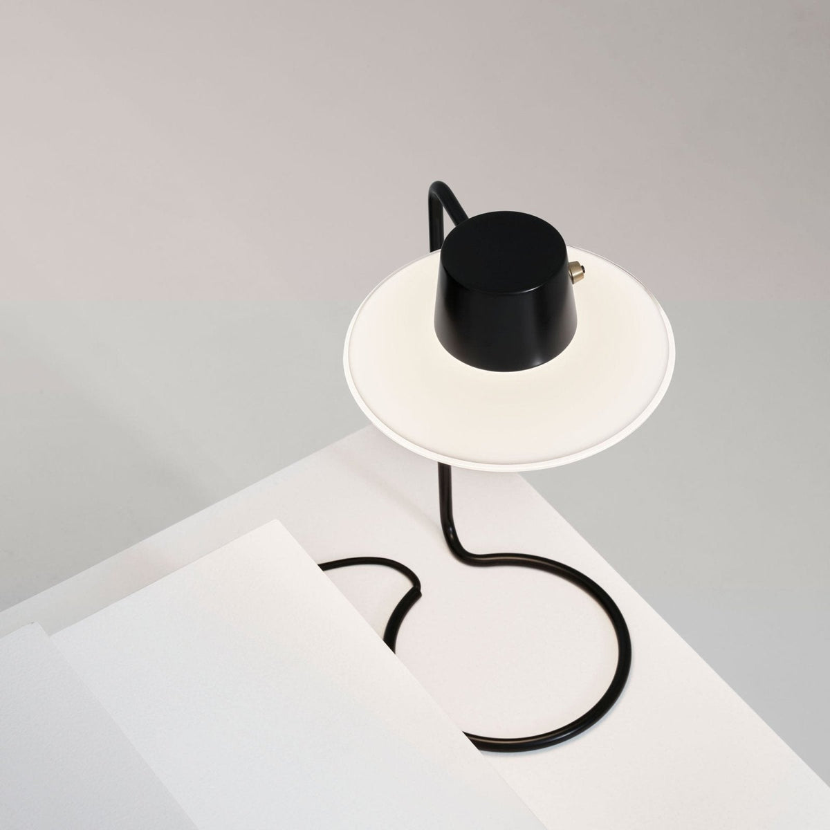 Louis Poulsen - AJ Oxford Table Lamp - Skandium London