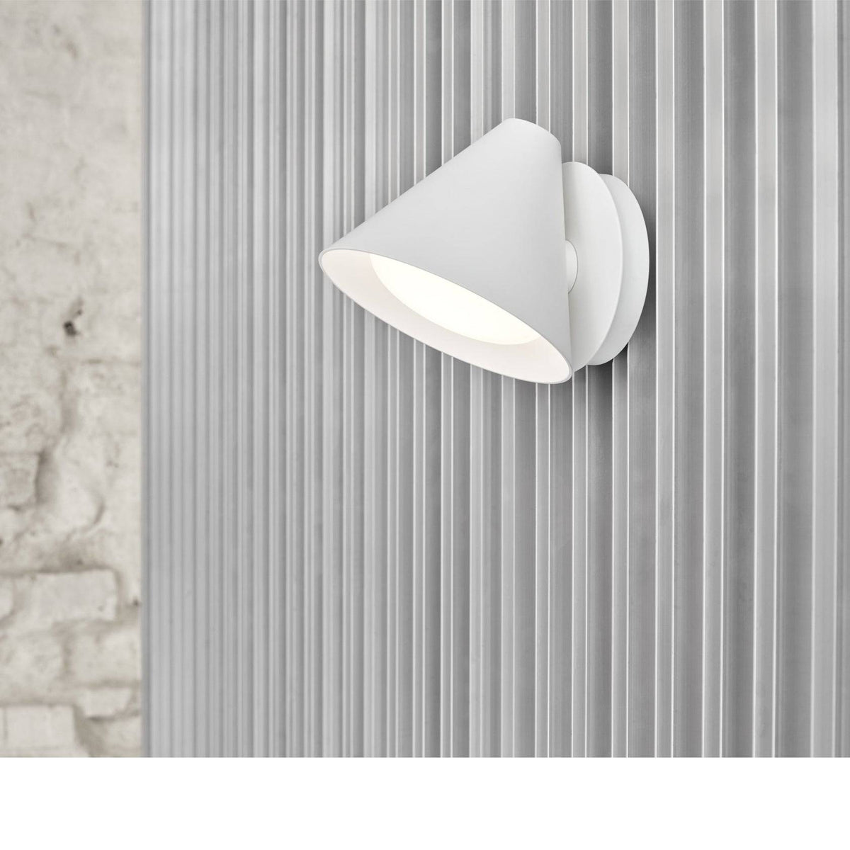 Louis Poulsen - Keglen - wall lamp - Skandium London