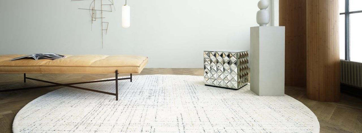 Diamond Rug, White 500 | Kasthall | Skandium London