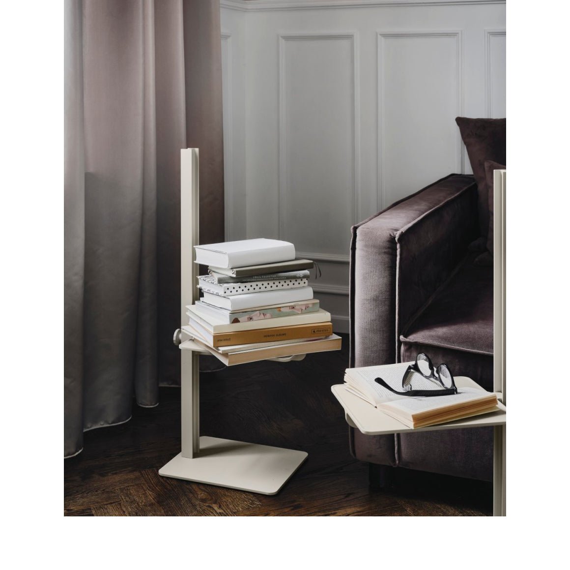 String - Museum Sidetable - Skandium London