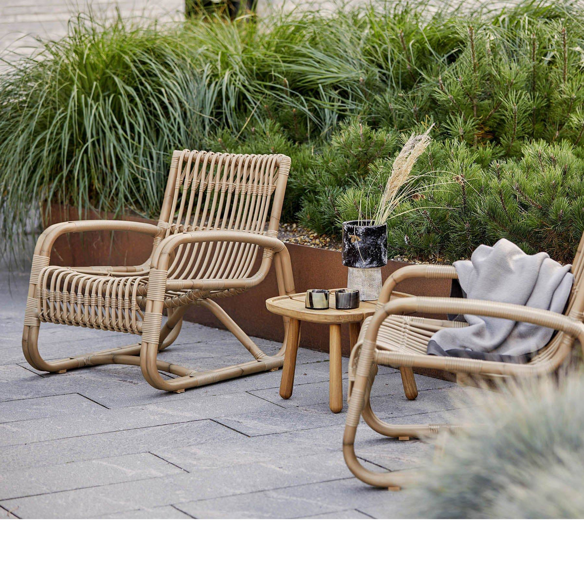 Curve Lounge Chair | Outdoor | Cane-line | Skandium London